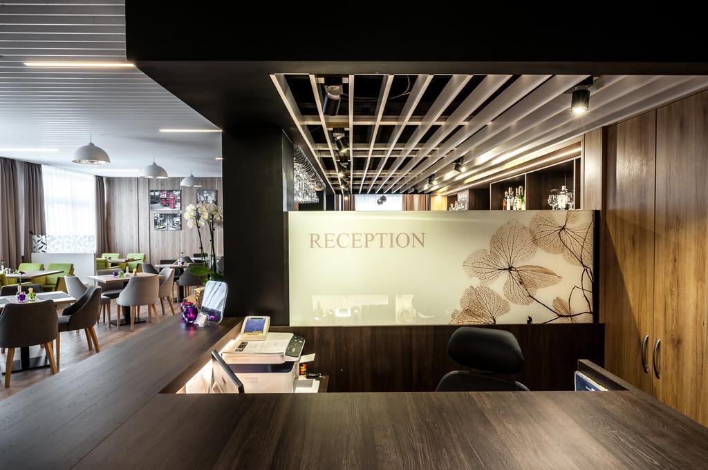 קושיצה Privilege - Empire Hotels Group מראה חיצוני תמונה