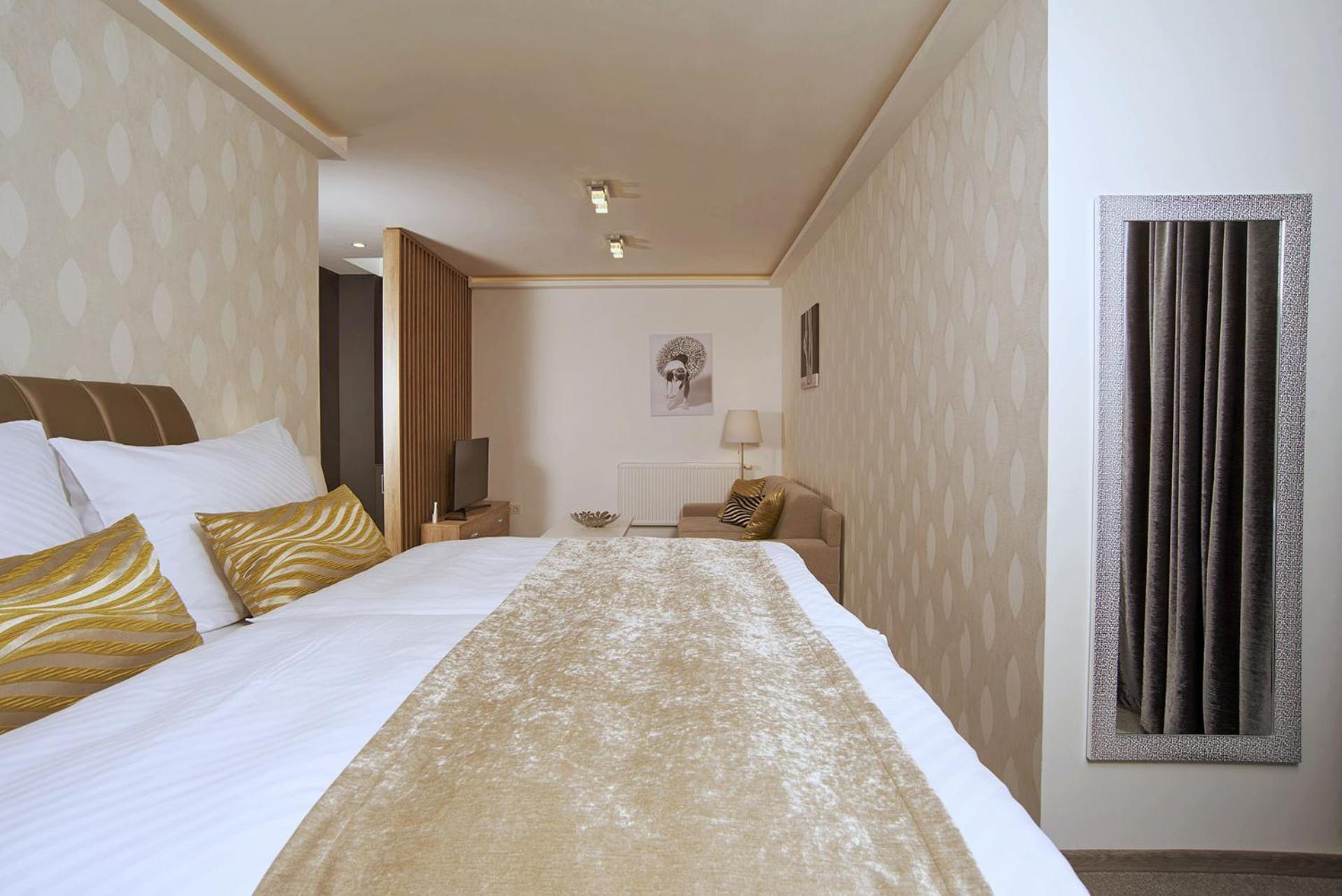 קושיצה Privilege - Empire Hotels Group מראה חיצוני תמונה