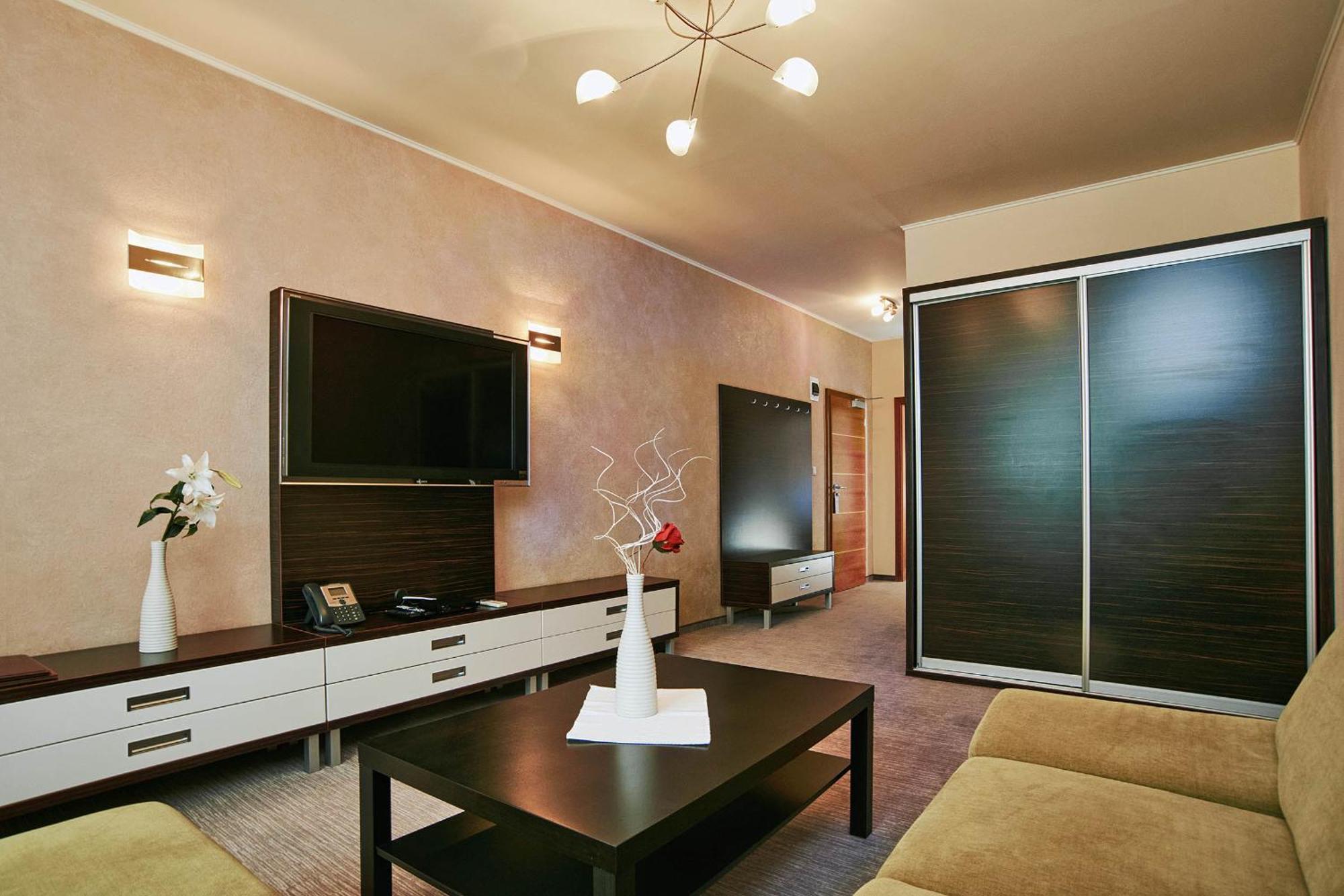 קושיצה Privilege - Empire Hotels Group מראה חיצוני תמונה
