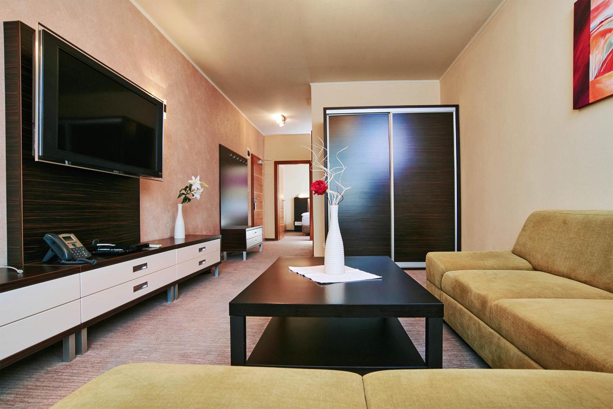קושיצה Privilege - Empire Hotels Group מראה חיצוני תמונה