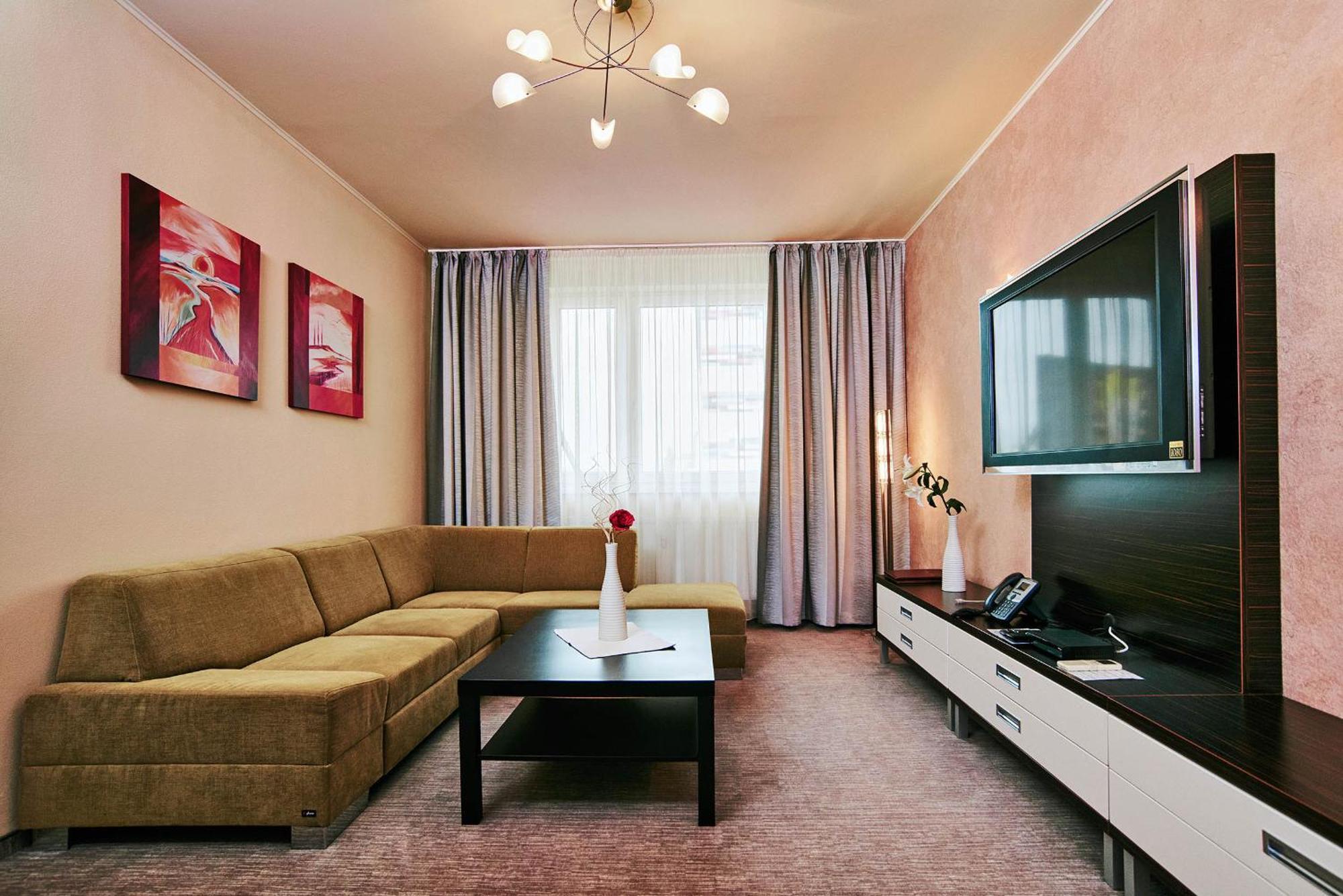 קושיצה Privilege - Empire Hotels Group מראה חיצוני תמונה