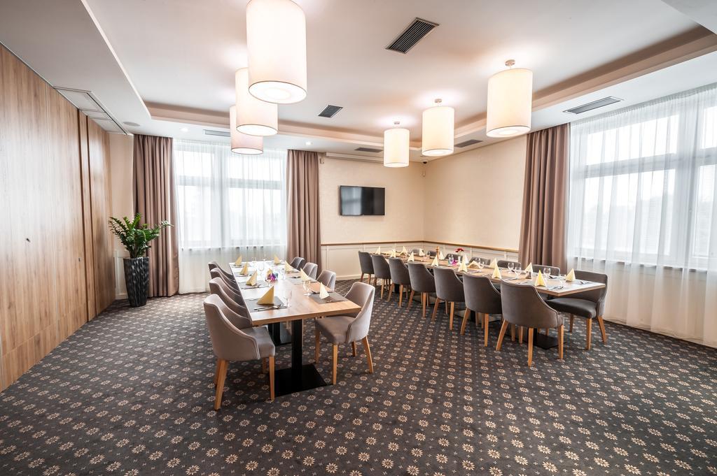 קושיצה Privilege - Empire Hotels Group מראה חיצוני תמונה